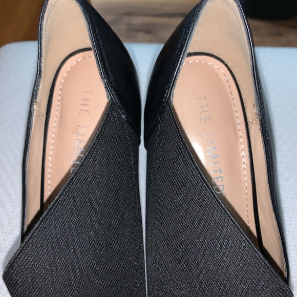 The Limited Black Shoes, Size 7.5 Medium - Picture 4 of 8